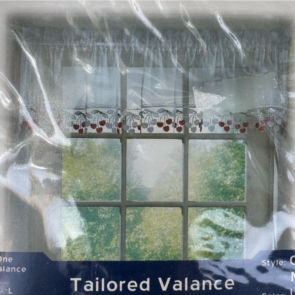 Vintage Home Essentials Cherry Macrame Valance Ivory 60x14 Set of 2 NIP